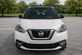 2019 Nissan Kicks SR — 2