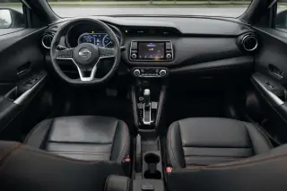2019 Nissan Kicks SR — 3