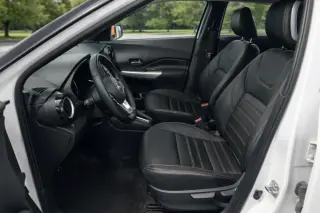 2019 Nissan Kicks SR — 4
