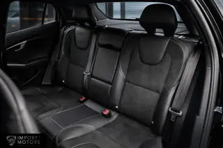 2019 Volvo V40 R-Design — 5