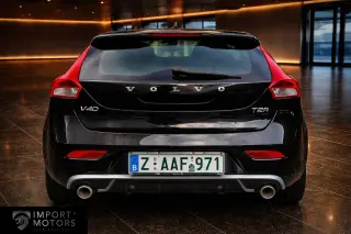 2019 Volvo V40 R-Design — 7