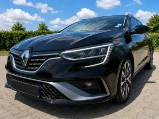 2022 Renault Megane Grandtour E-Tech RS Line — 1