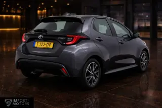 2023 Toyota Yaris 1.5 Hybrid Dynamic — 3