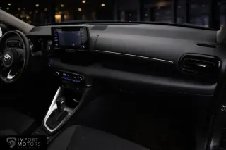 2023 Toyota Yaris 1.5 Hybrid Dynamic — 5