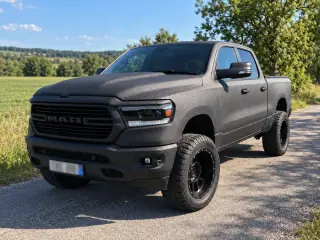 2019 Dodge RAM 1500 Crew Cab 5.7 HEMI — 1