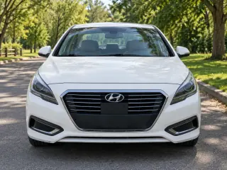 2017 Hyundai Sonata Hybrid 2.0 — 3