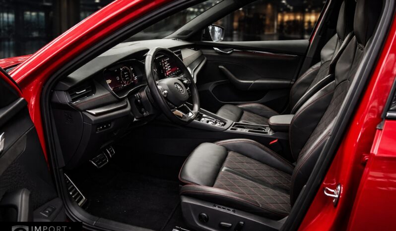 2021 Skoda Octavia RS iV Plug-In Hybrid full